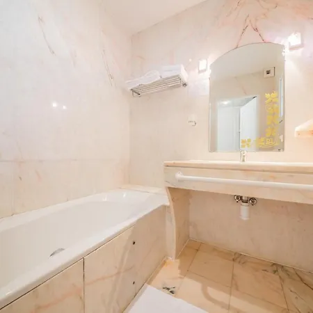 Hotell Brin D'azur - Tropez 4*