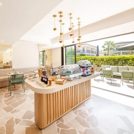 Hotell Brin D'azur - Tropez