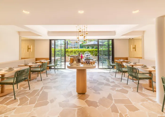 Hotel Brin D'azur - Tropez 4*