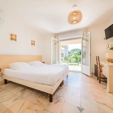 Готель Brin D'azur - Tropez 4*