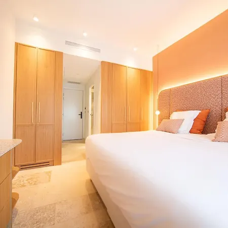 Szálloda Brin D'azur - Tropez 4*